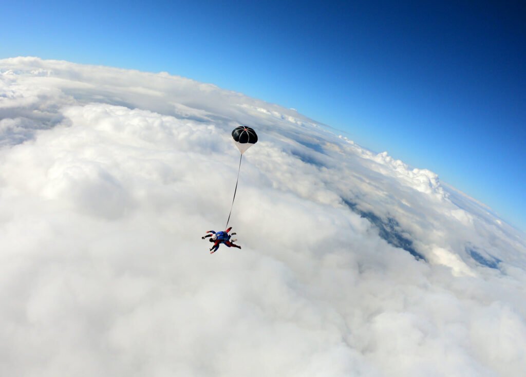 marizone.lt Marijampolės aeroklubas. Skydiving, &scaron;uoliai para&scaron;iutu 2021 metai
